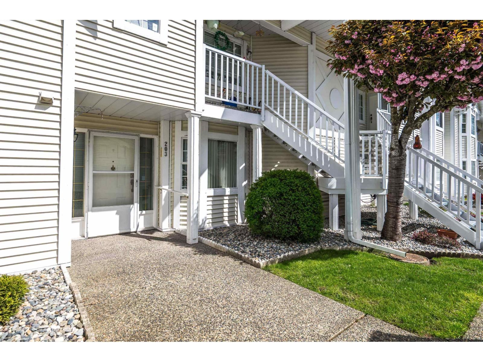 203 - 9109 154 STREET Image 4