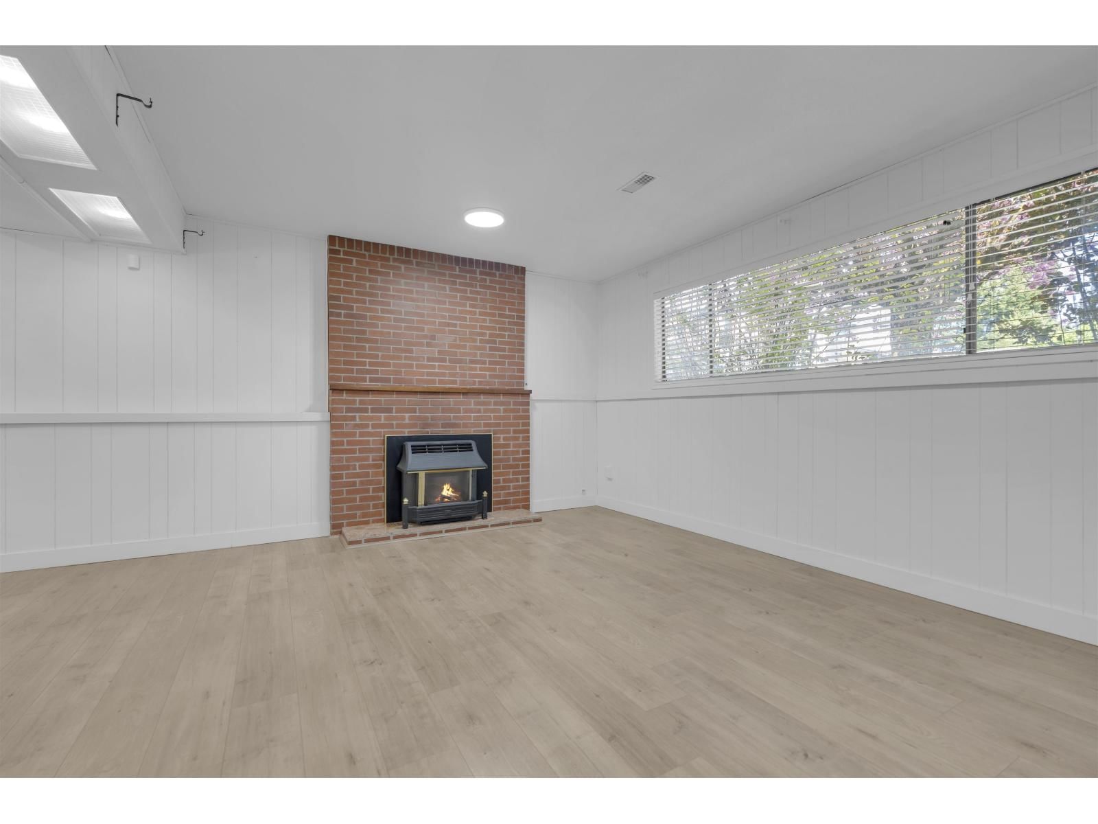 2803 BABICH STREET Image 22