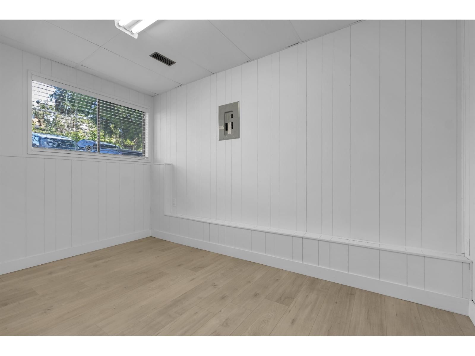 2803 BABICH STREET Image 27