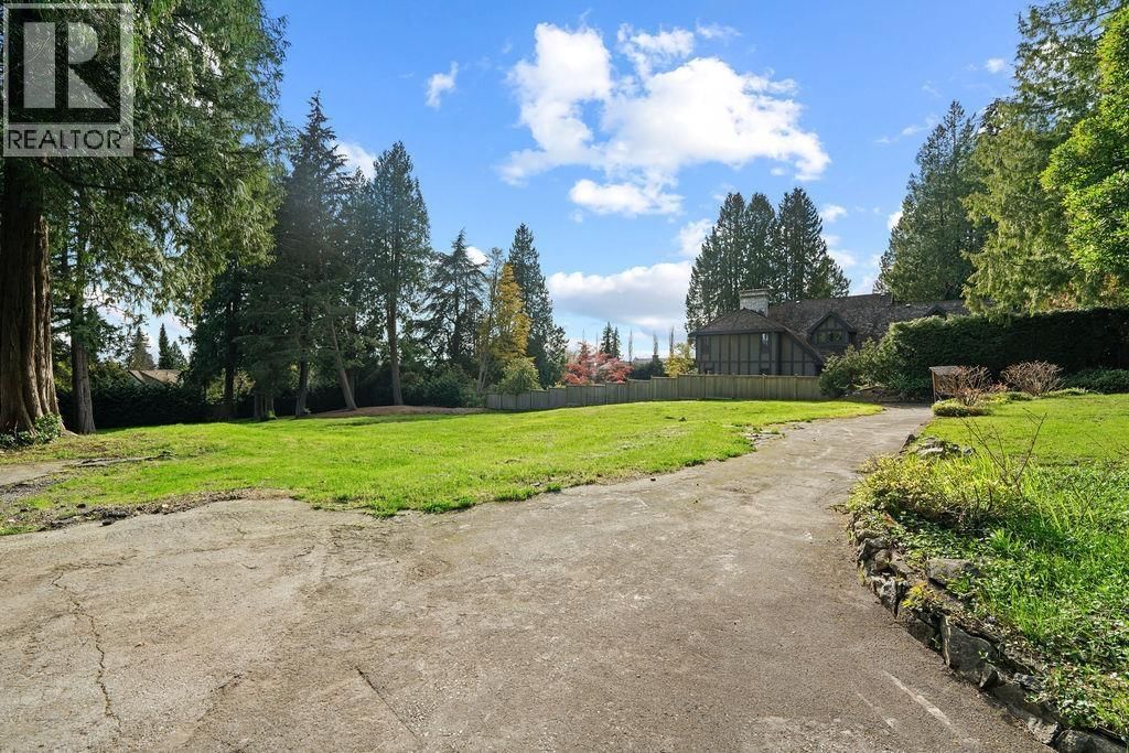 2976 PALMERSTON AVENUE Image 13