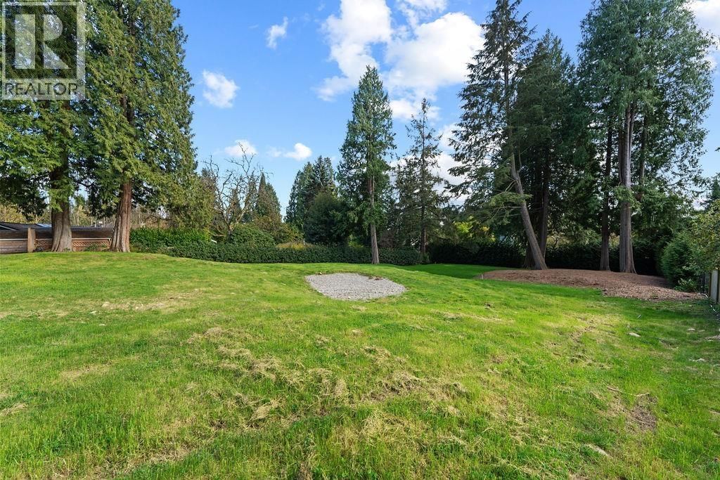 2976 PALMERSTON AVENUE Image 15