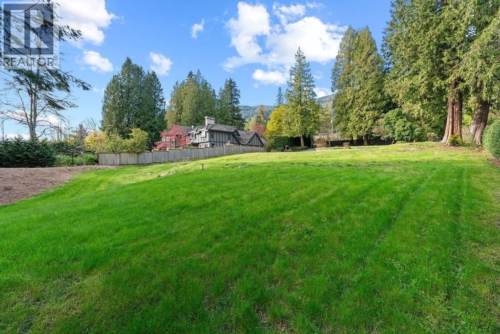 2976 PALMERSTON AVENUE Image 22