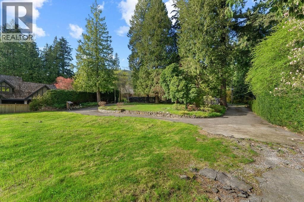 2976 PALMERSTON AVENUE Image 23