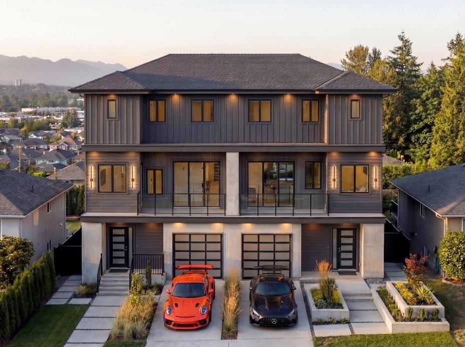 18998 62 Avenue, Surrey, British Columbia V3S 8A3