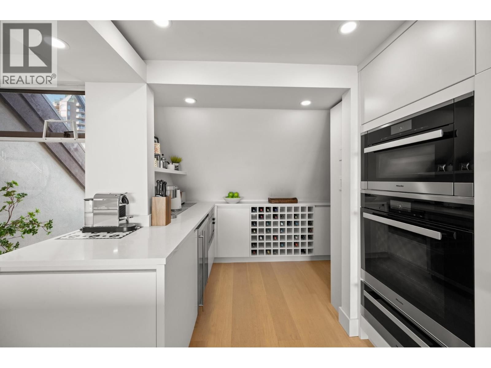 418 - 5 K DE K COURT Image 8