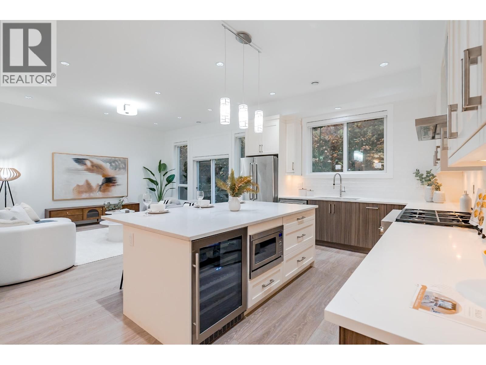 69 - 3295 SUNNYSIDE ROAD Image 15