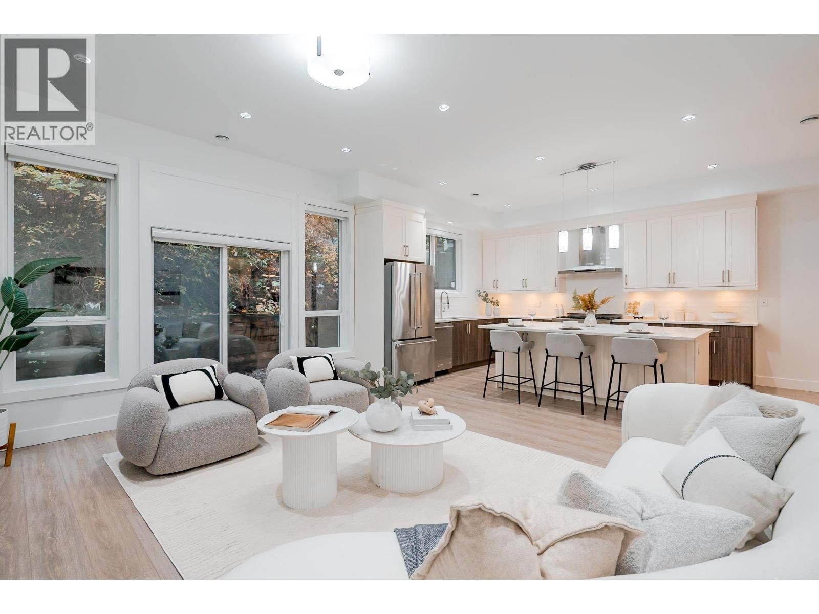 69 - 3295 SUNNYSIDE ROAD Image 19