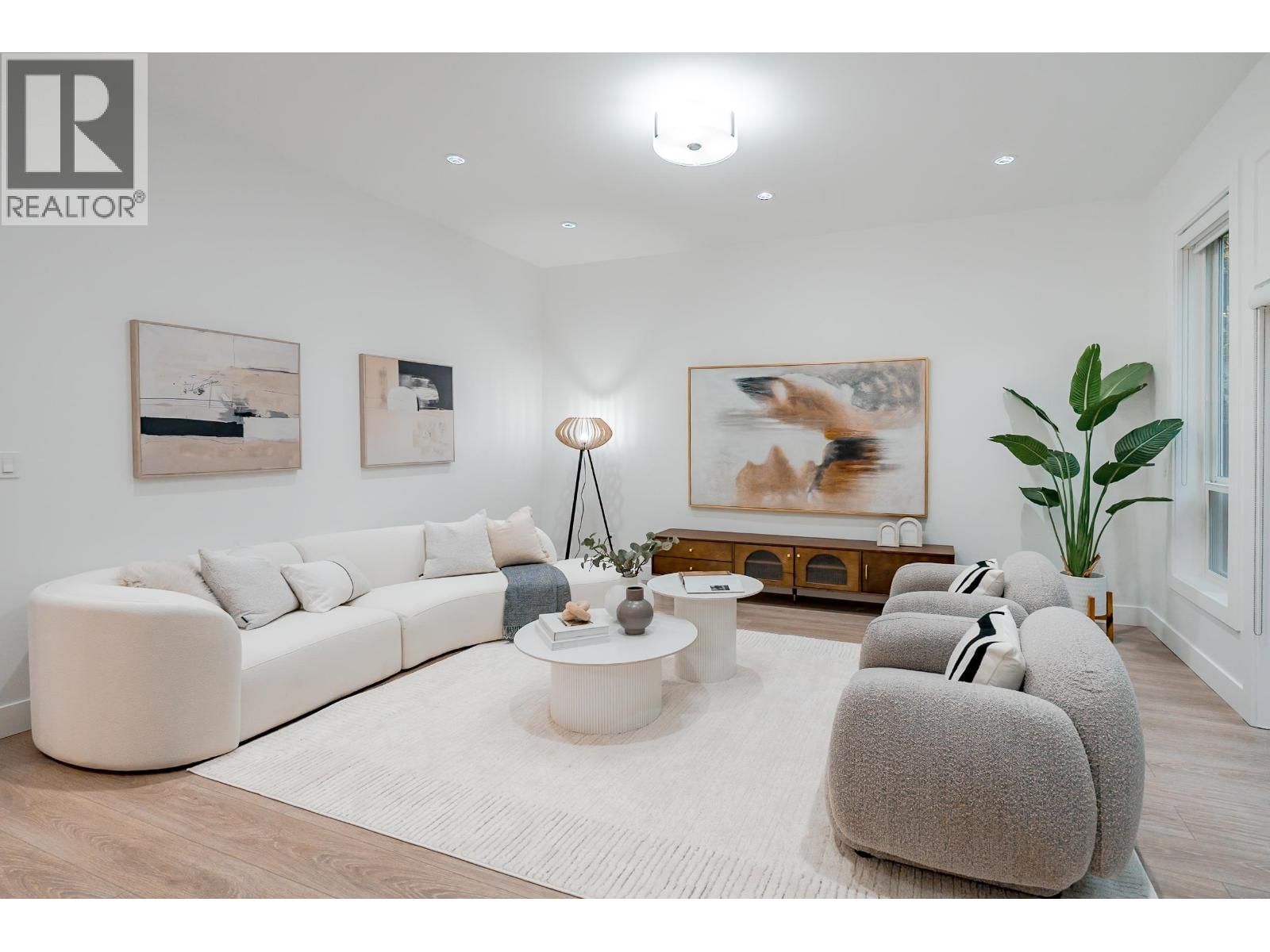 69 - 3295 SUNNYSIDE ROAD Image 22