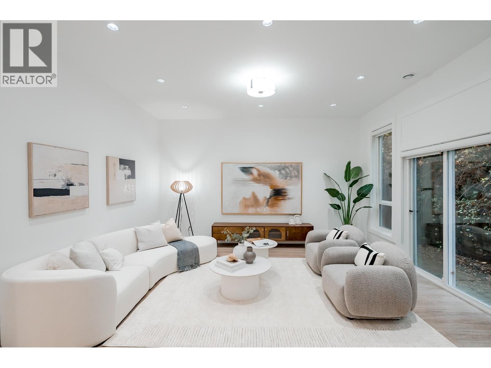 69 - 3295 SUNNYSIDE ROAD Image 23