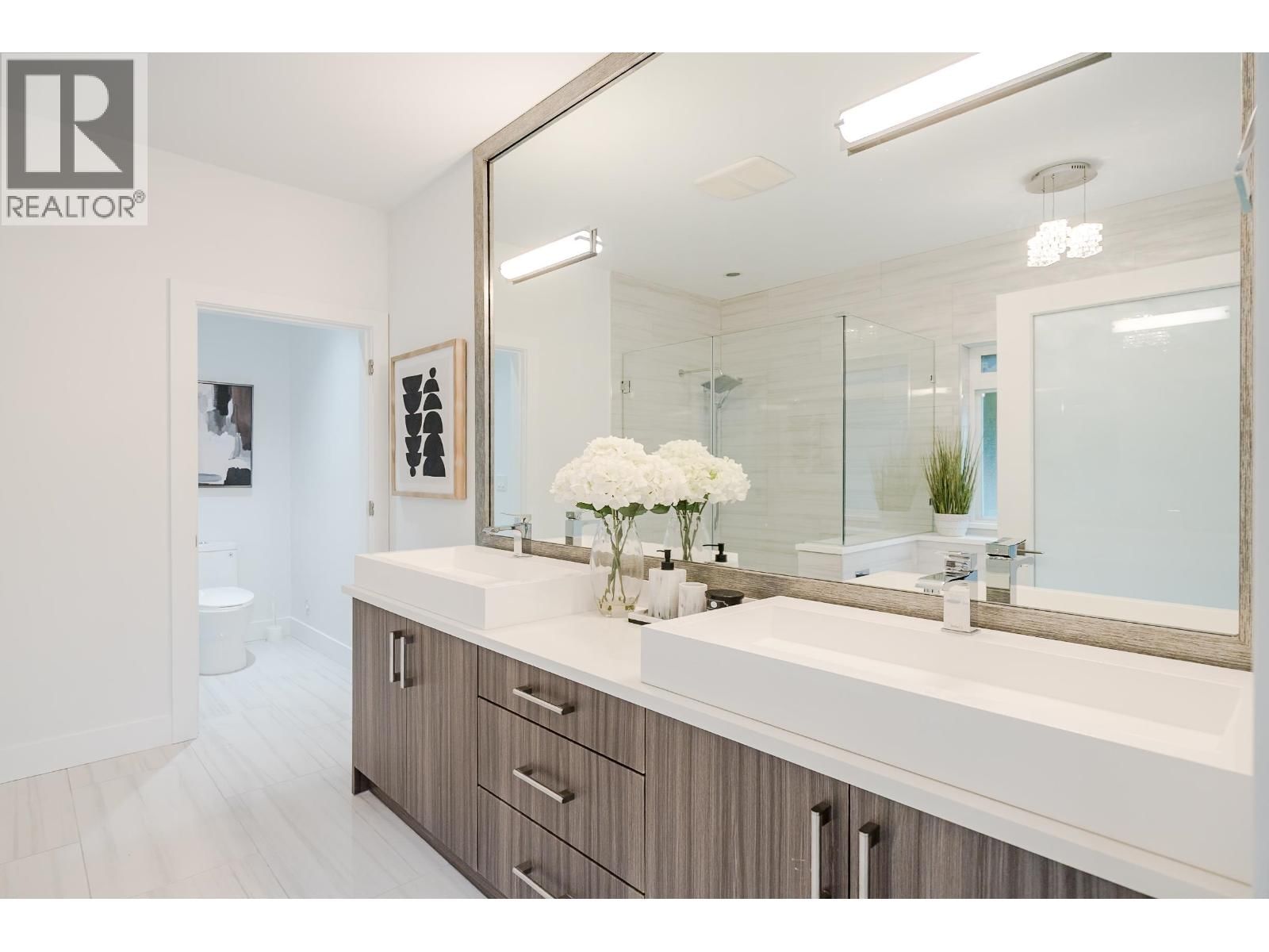 69 - 3295 SUNNYSIDE ROAD Image 31