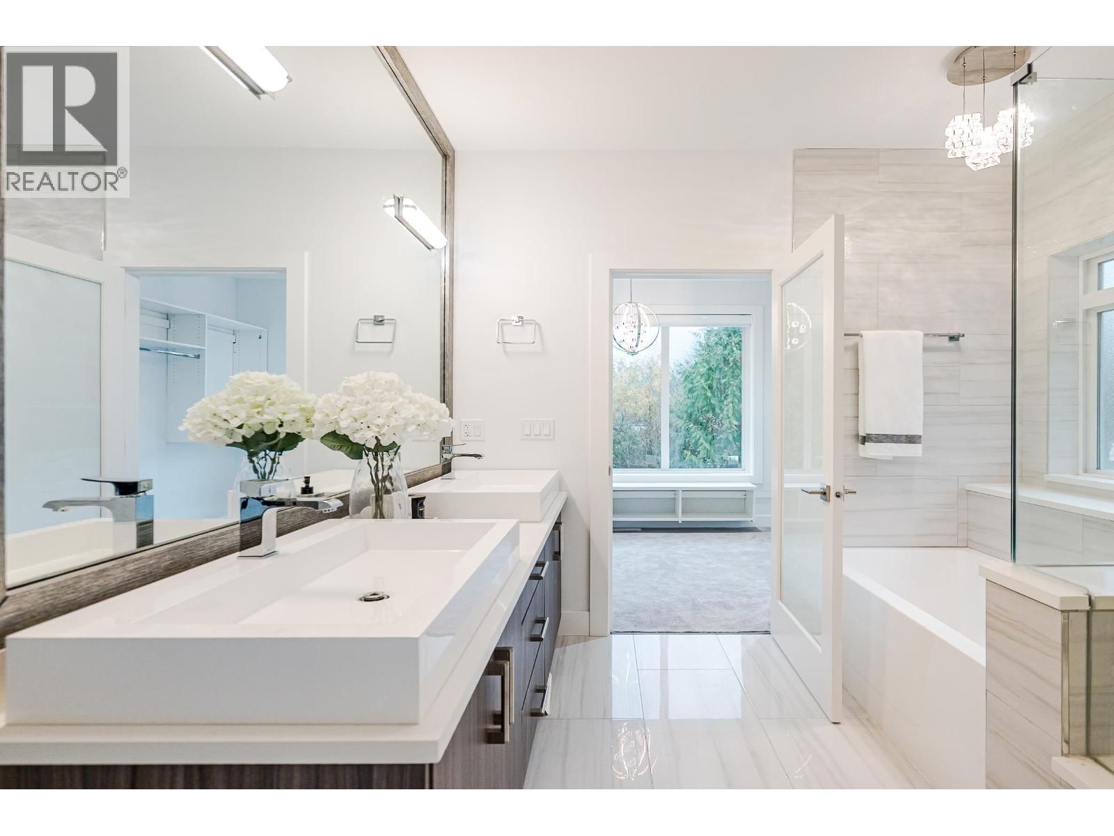 69 - 3295 SUNNYSIDE ROAD Image 32