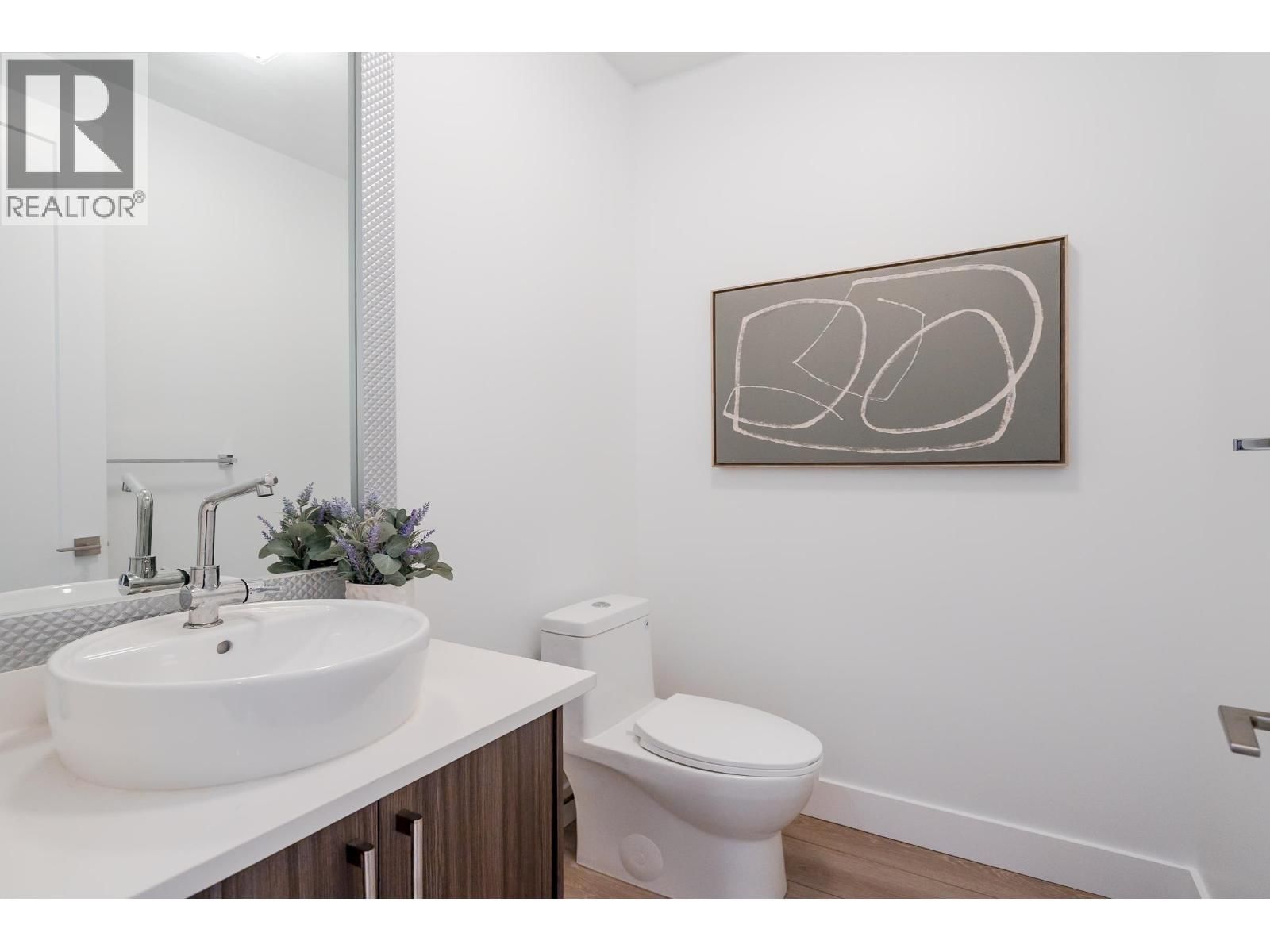 69 - 3295 SUNNYSIDE ROAD Image 38