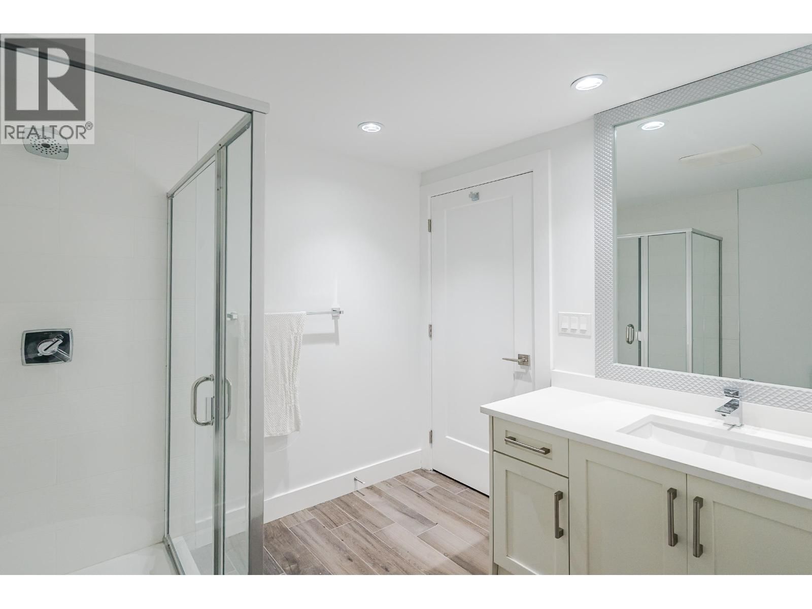 69 - 3295 SUNNYSIDE ROAD Image 39