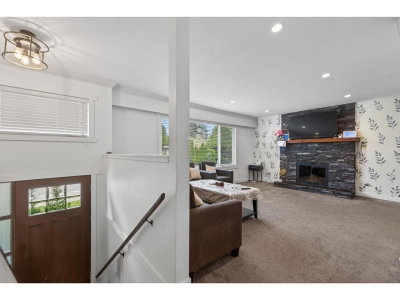 2924 OLD CLAYBURN Road | Abbotsford British Columbia | Slide Image Three