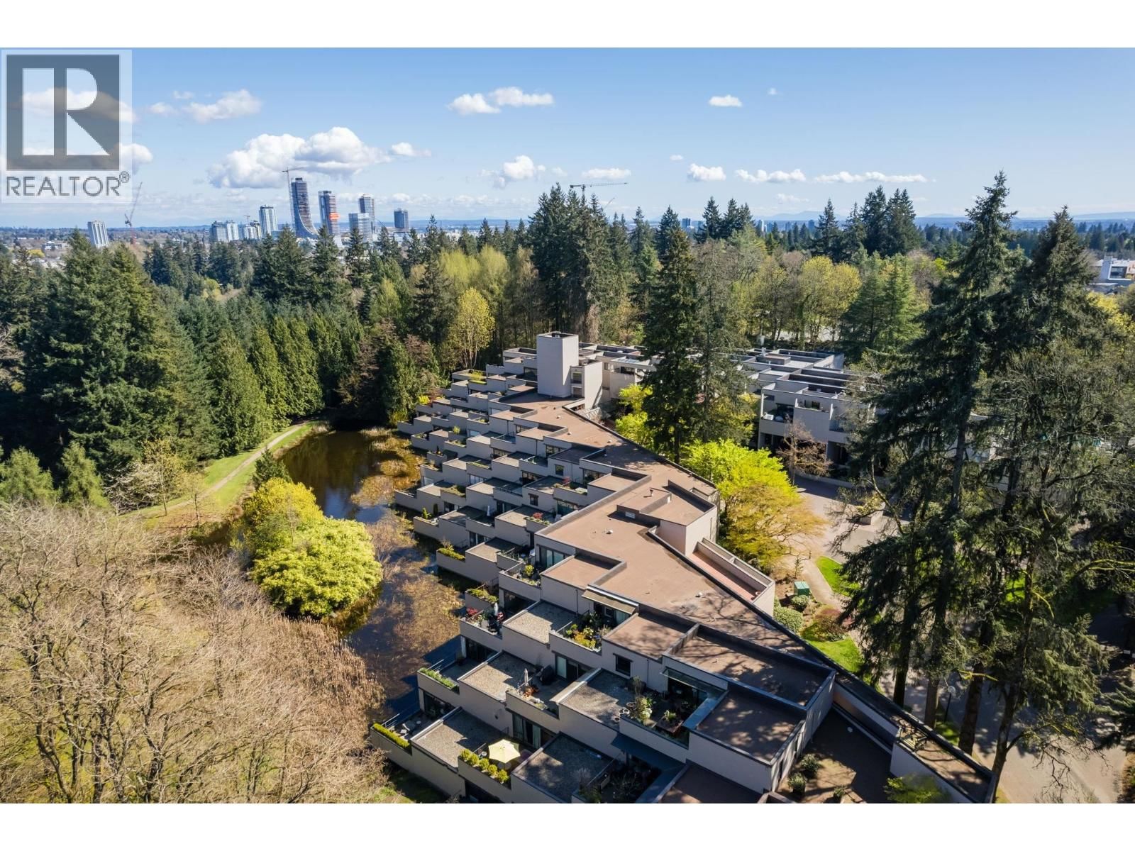 316 - 4900 CARTIER STREET Image 32