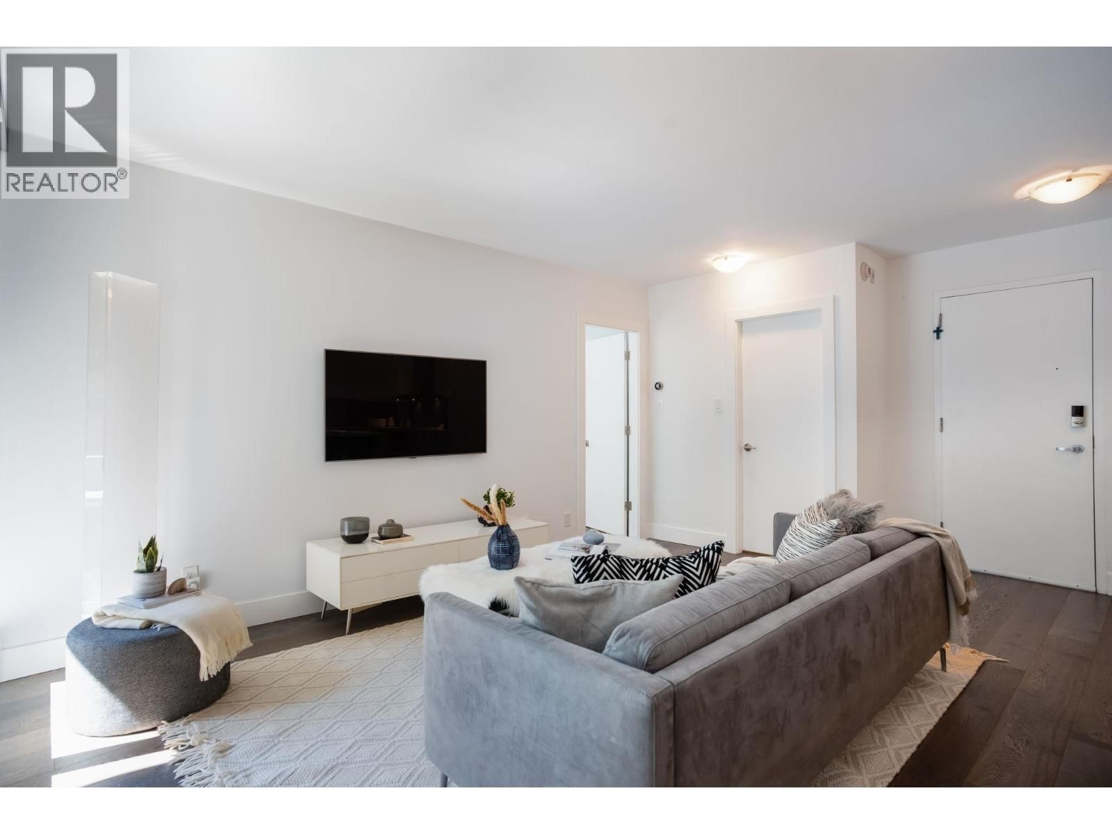 316 - 4900 CARTIER STREET Image 4