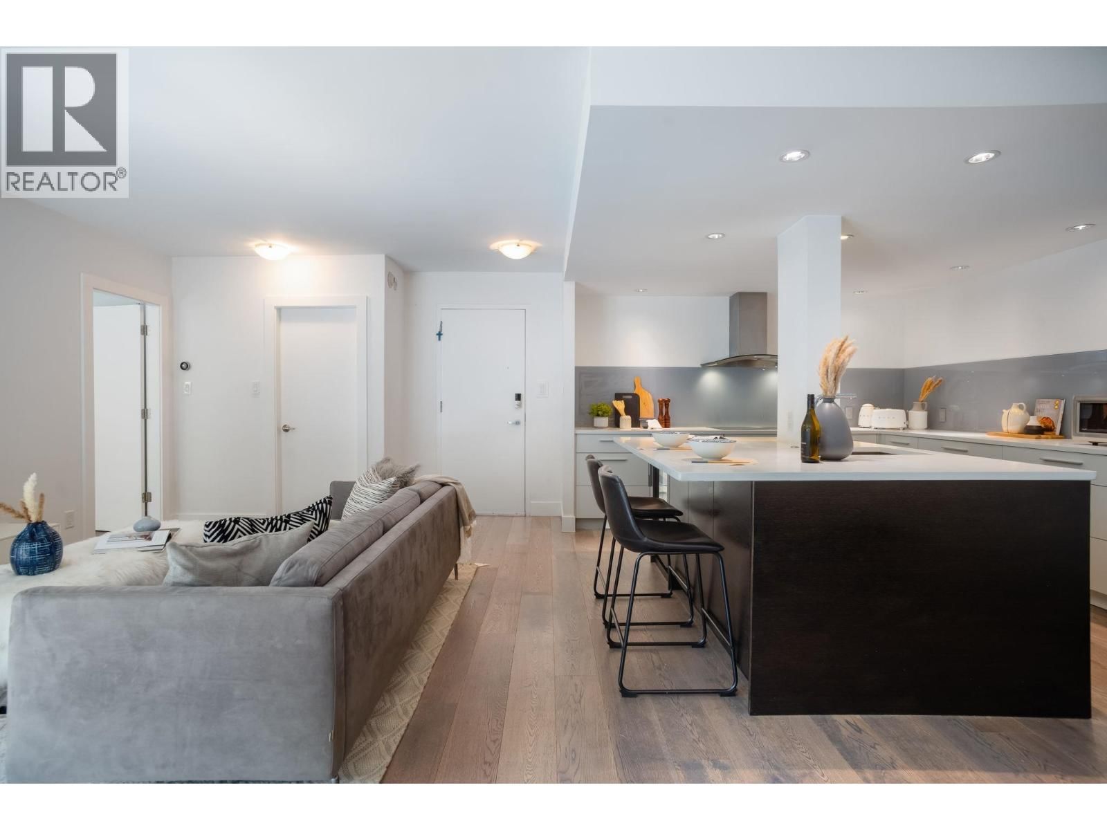 316 - 4900 CARTIER STREET Image 6