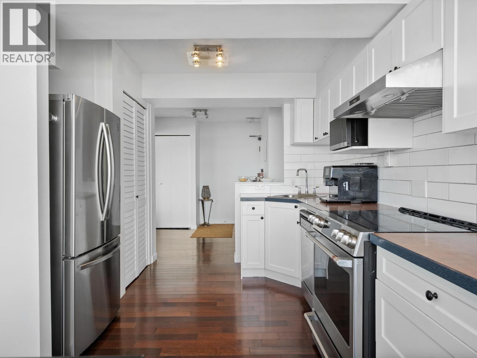 1203 - 31 ELLIOT STREET Image 17