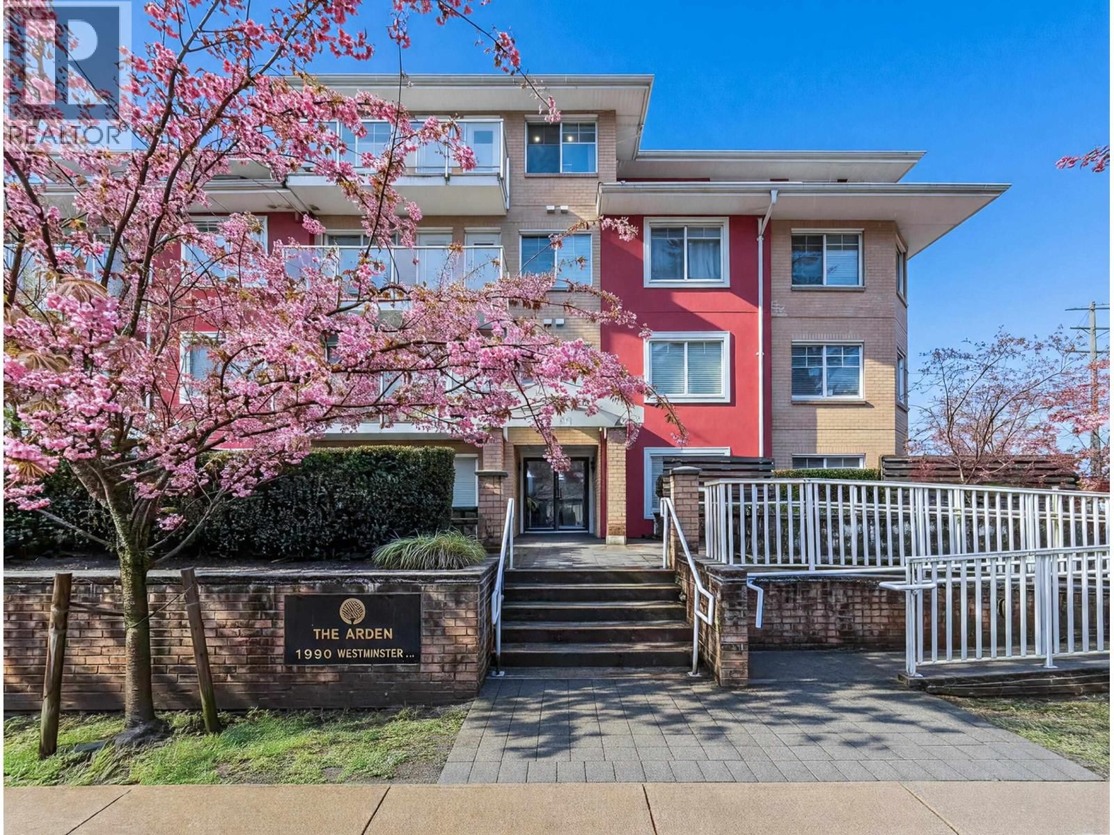 401 - 1990 WESTMINSTER AVENUE Image 1