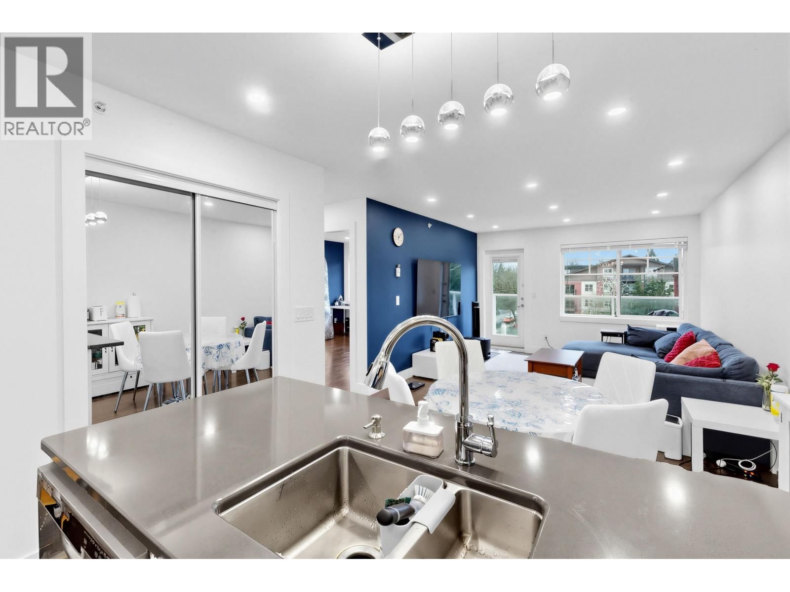 401 - 1990 WESTMINSTER AVENUE Image 6