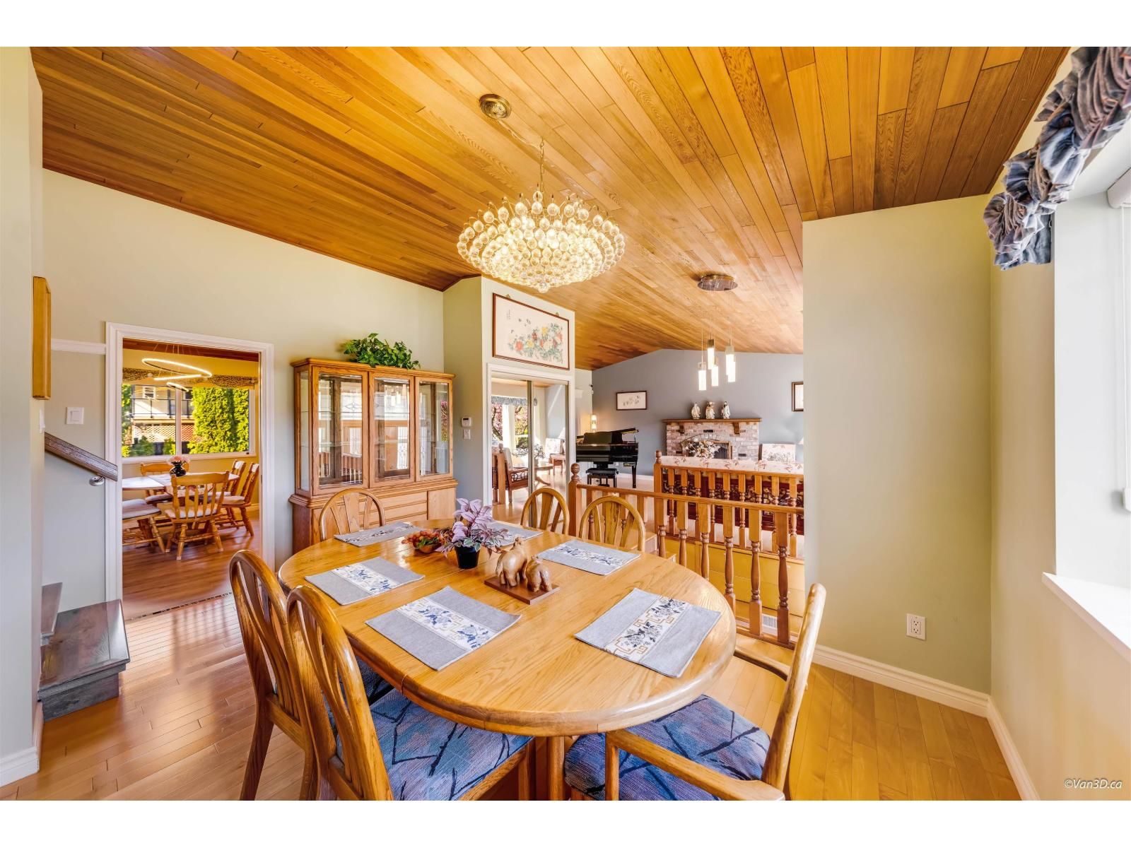 11761 CASCADE DRIVE Image 6