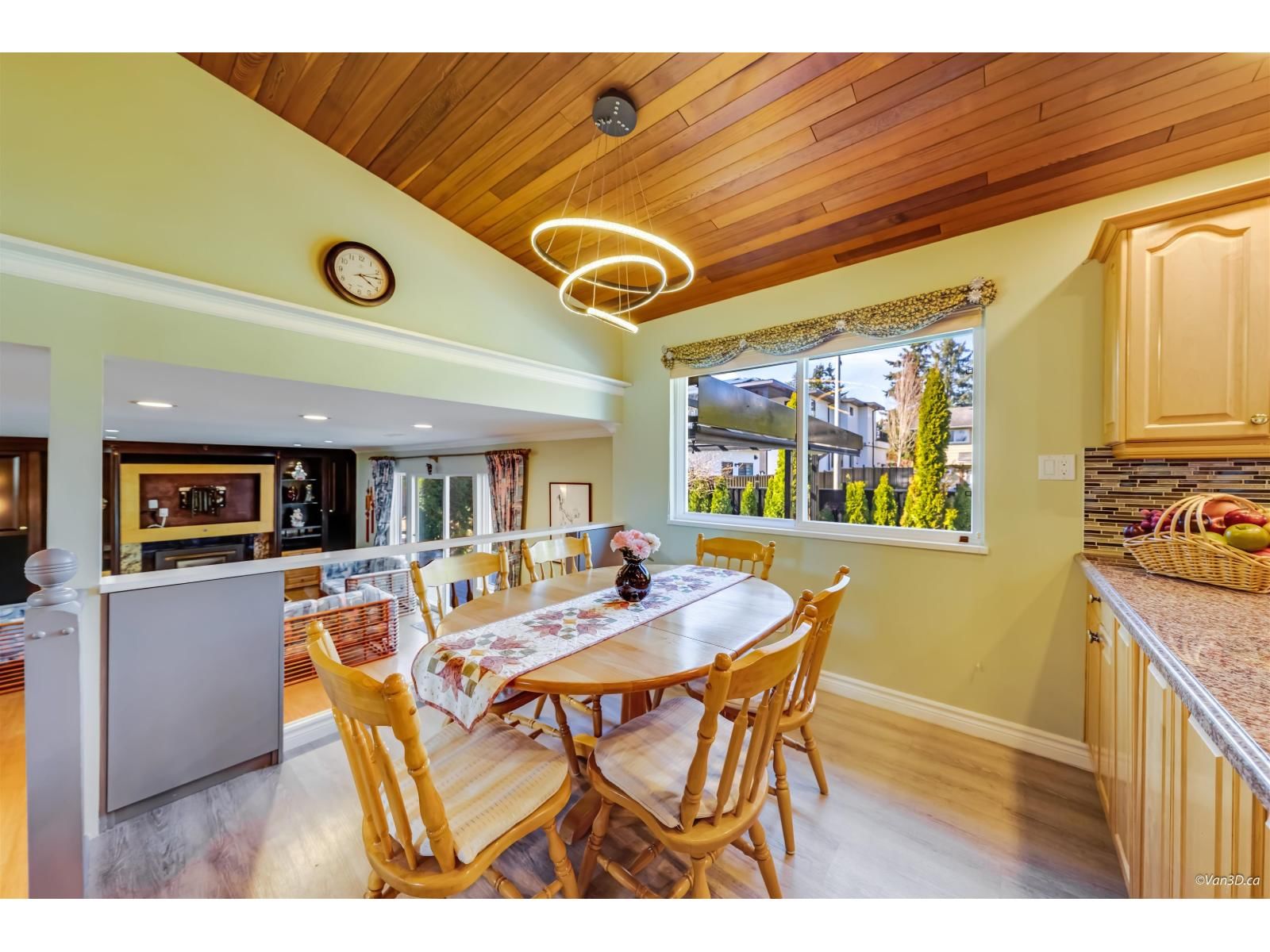 11761 CASCADE DRIVE Image 9