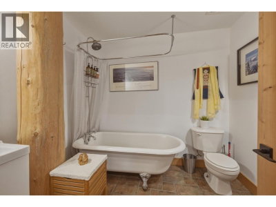 8396 MOUNTAIN VIEW Drive | Whistler British Columbia | Slide Image Fifteen
