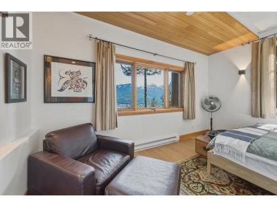 8396 MOUNTAIN VIEW Drive | Whistler British Columbia | Slide Image Nineteen