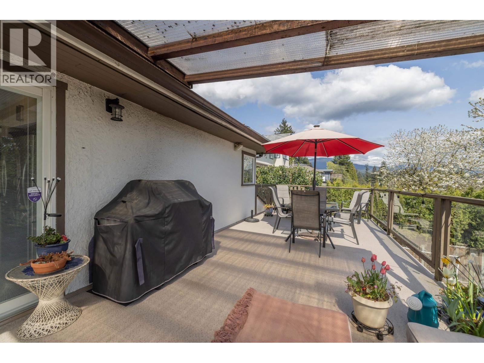 1119 CLOVERLEY STREET Image 13