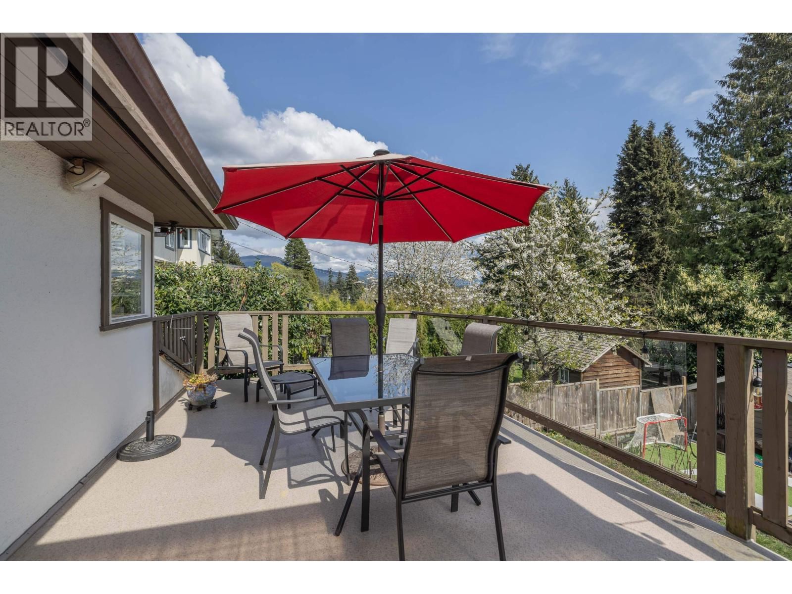 1119 CLOVERLEY STREET Image 14