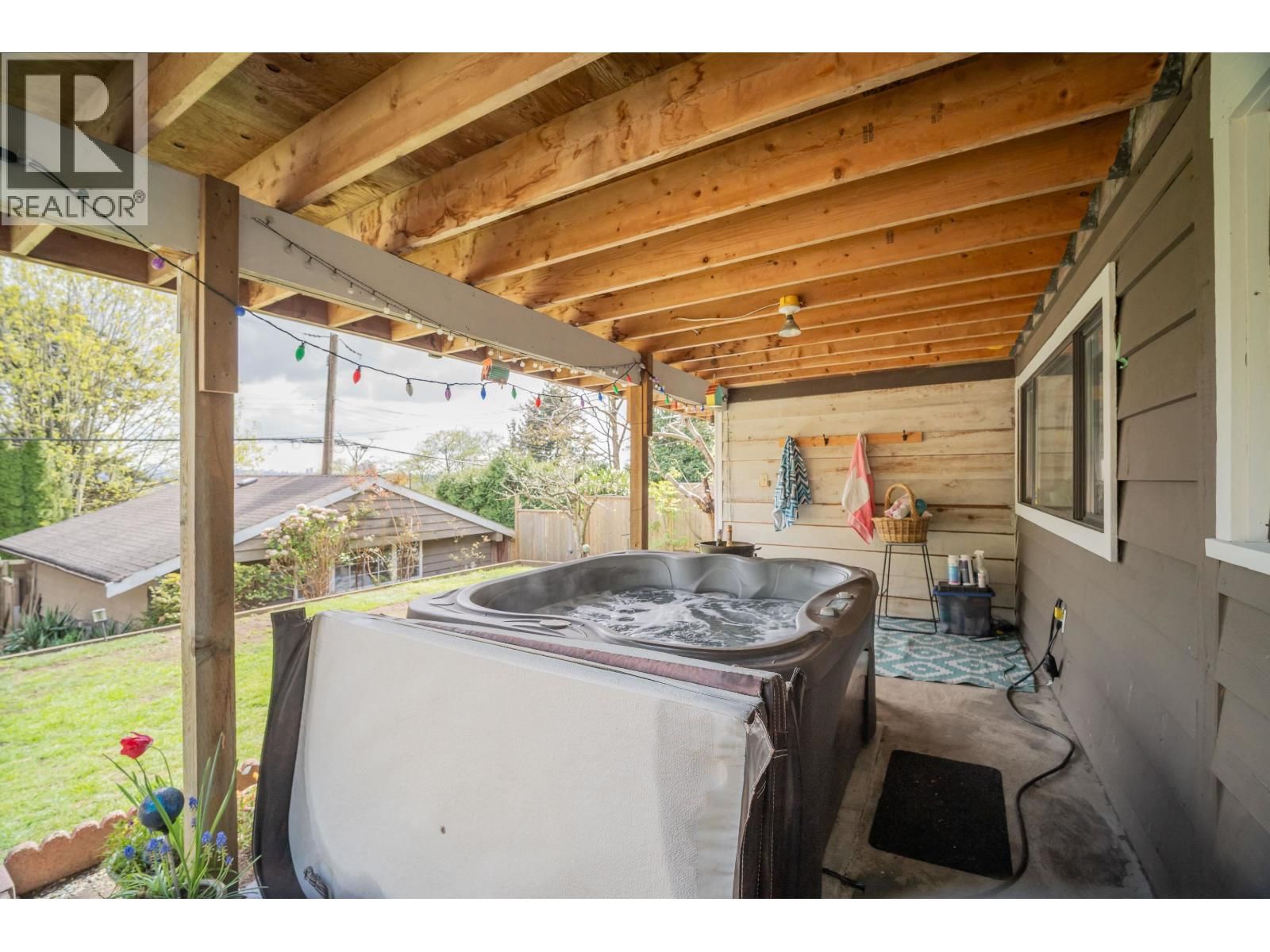 1119 CLOVERLEY STREET Image 27