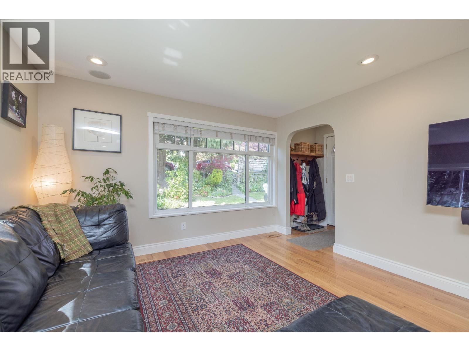 1119 CLOVERLEY STREET Image 3