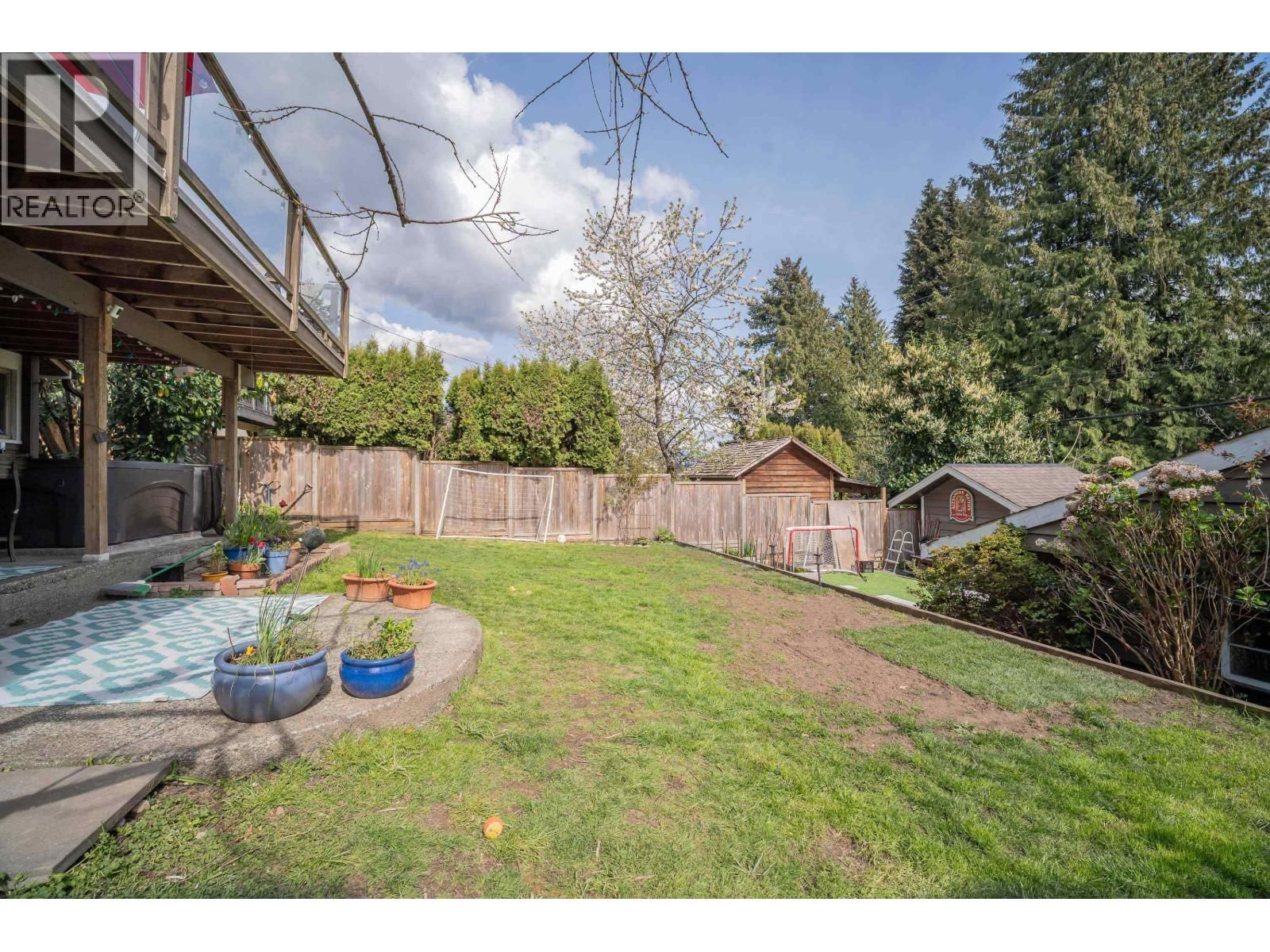 1119 CLOVERLEY STREET Image 31