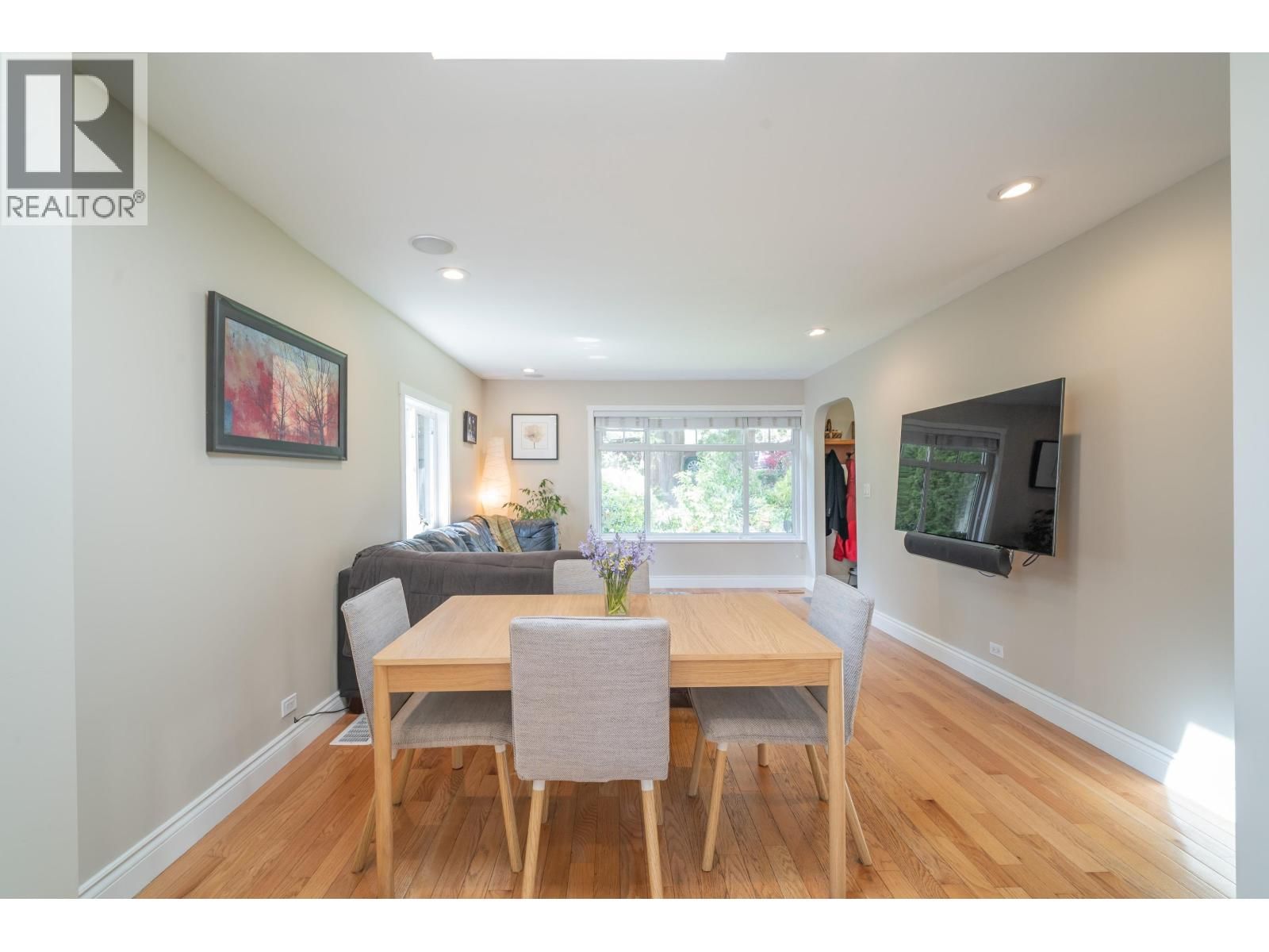 1119 CLOVERLEY STREET Image 5