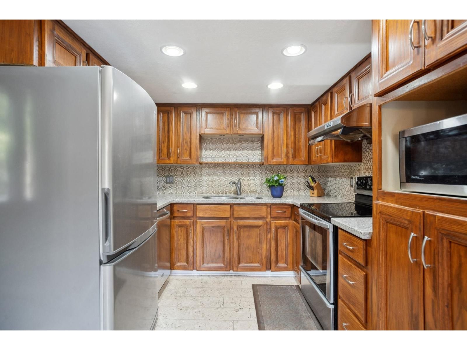 8985 WATSON COURT Image 11