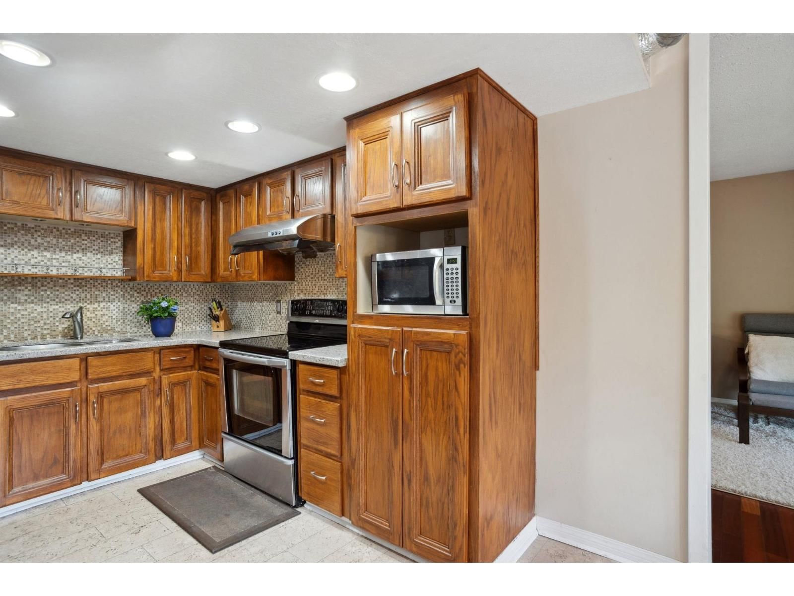 8985 WATSON COURT Image 13