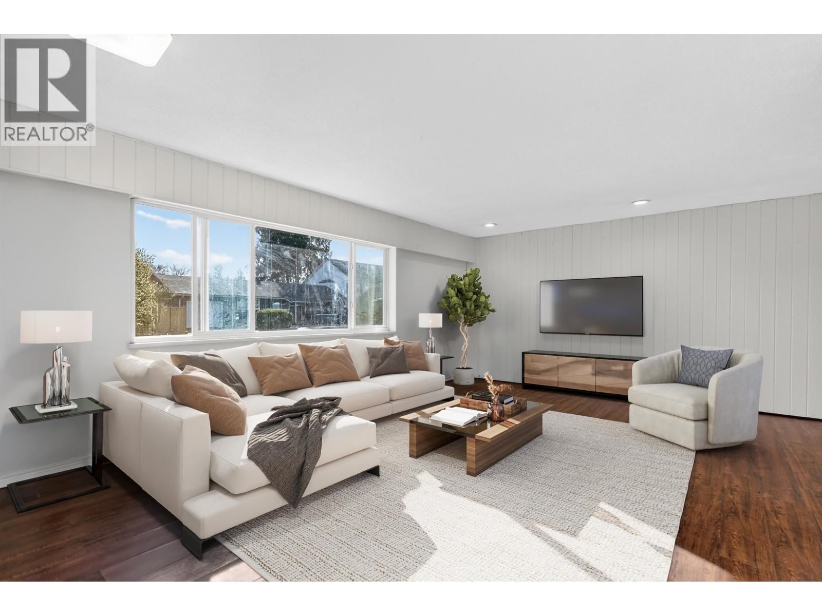 20409 122 AVENUE Image 1