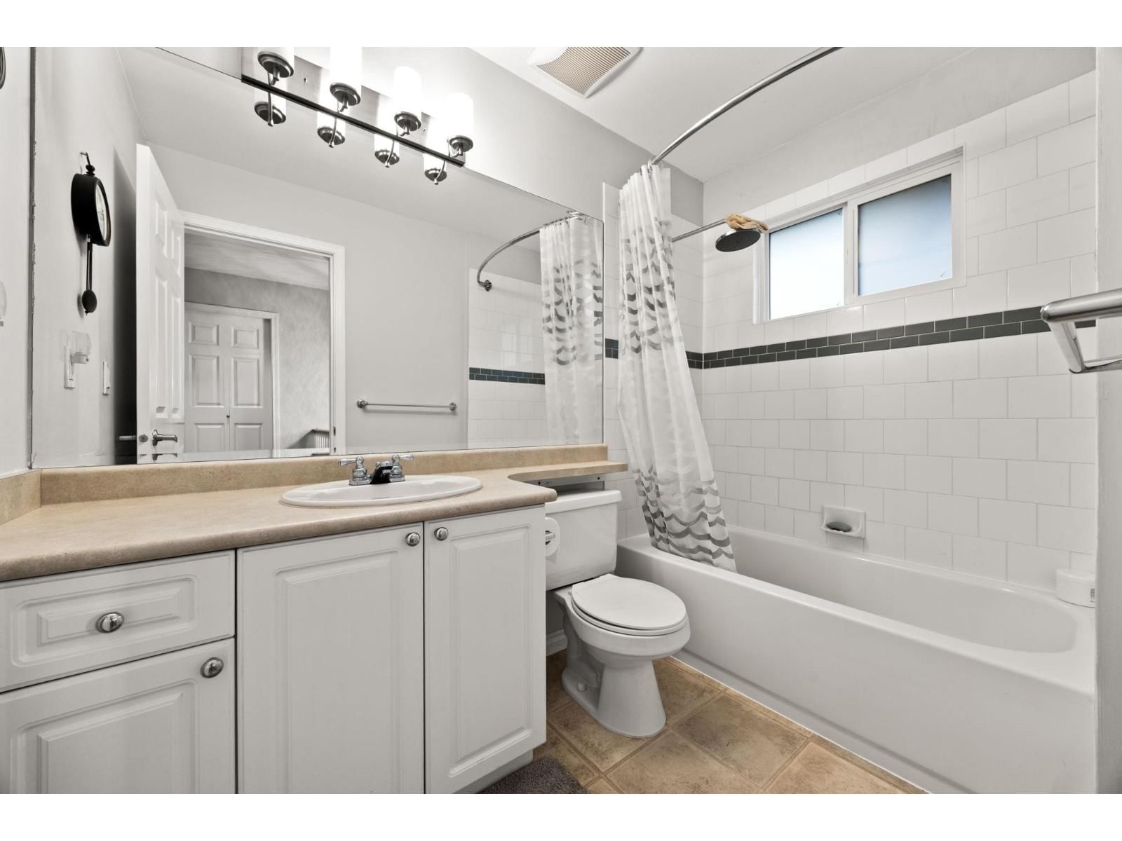 20496 67 AVENUE Image 17