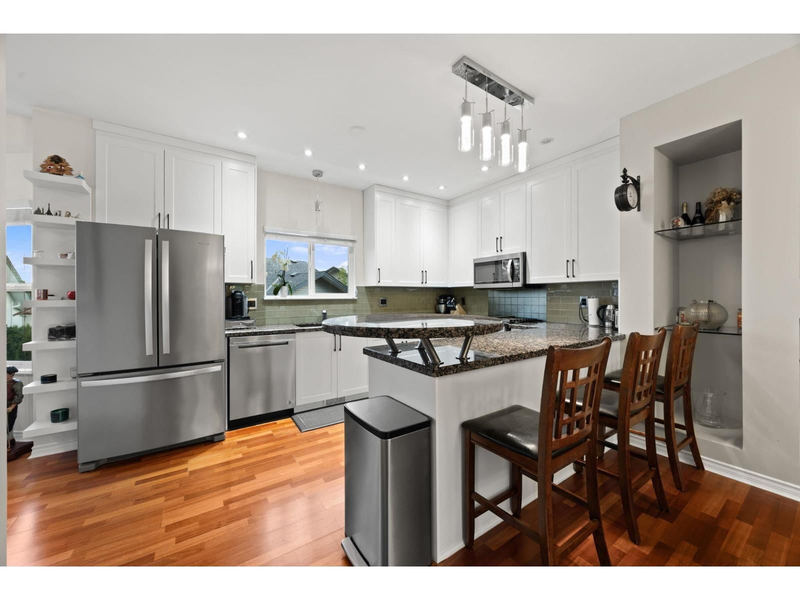 20496 67 AVENUE Image 3