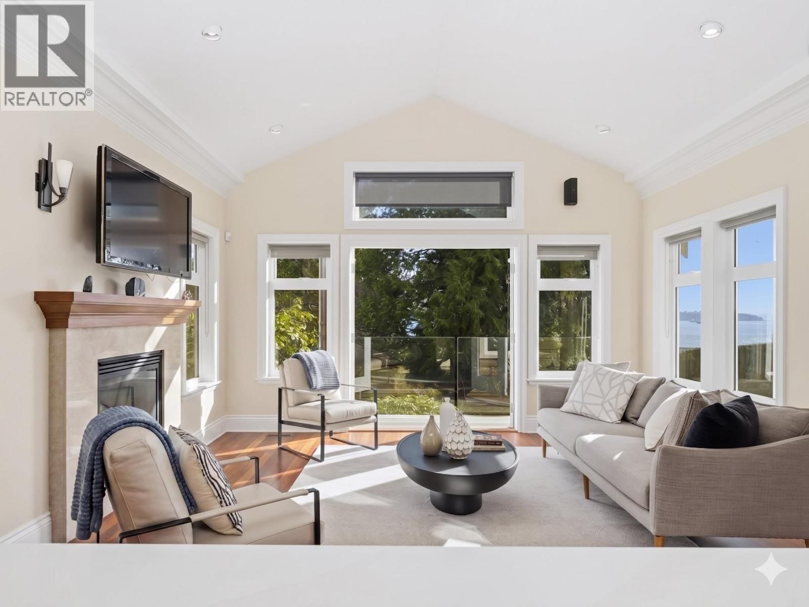 2618 LAWSON AVENUE Image 11