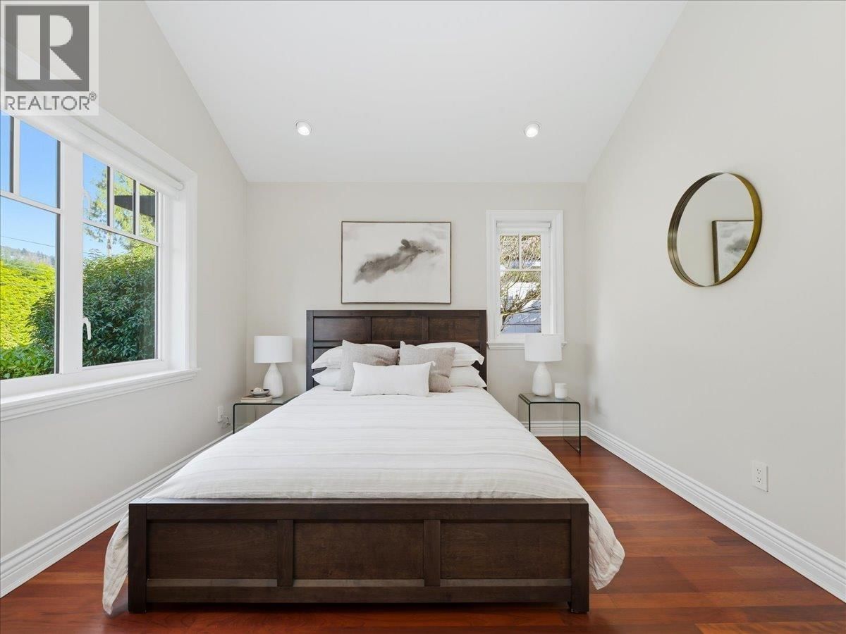 2618 LAWSON AVENUE Image 24