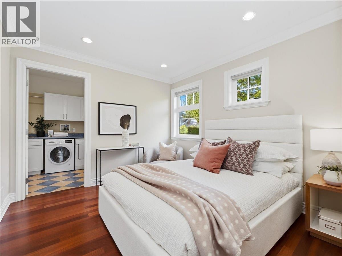 2618 LAWSON AVENUE Image 25