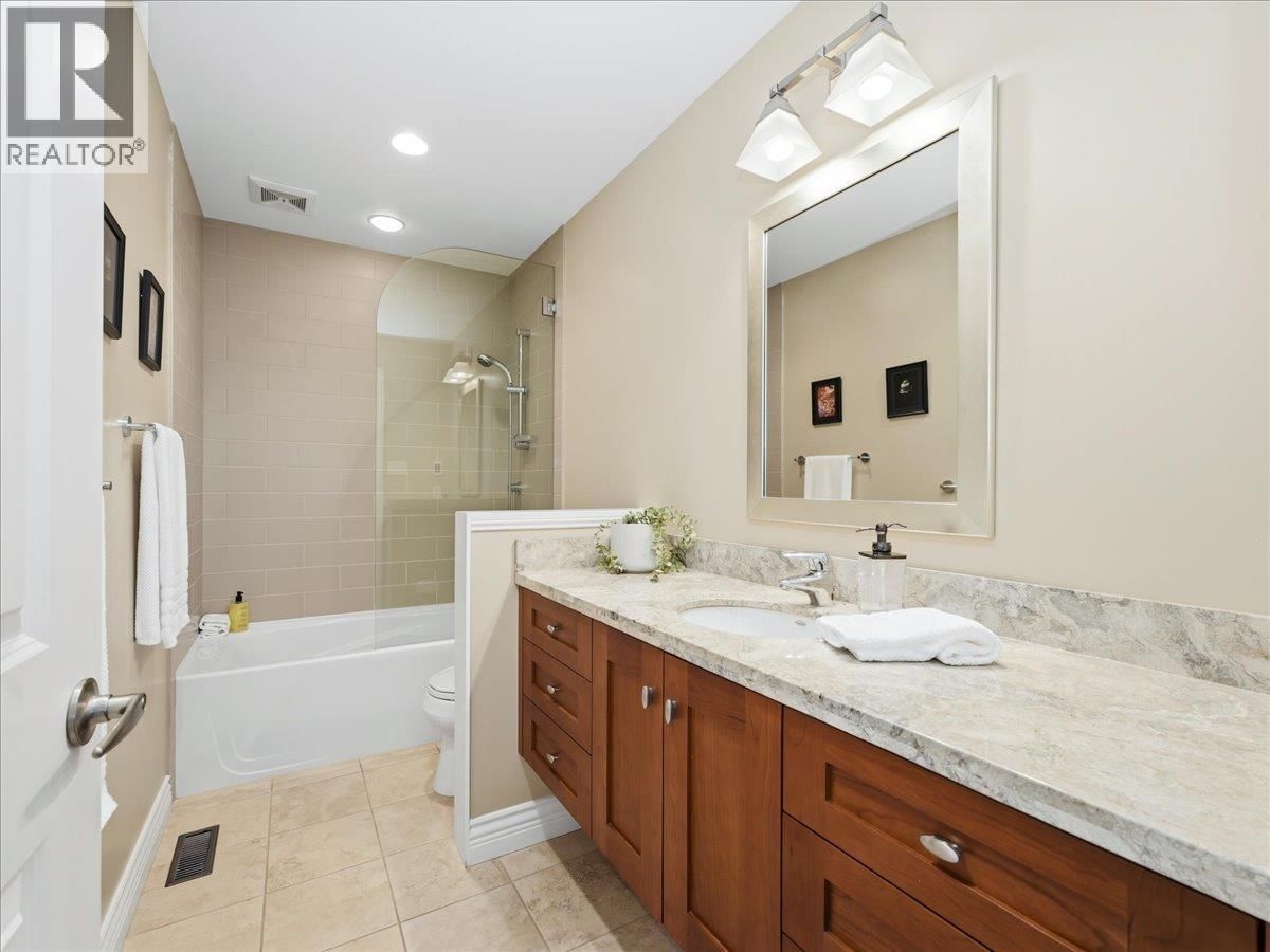 2618 LAWSON AVENUE Image 26