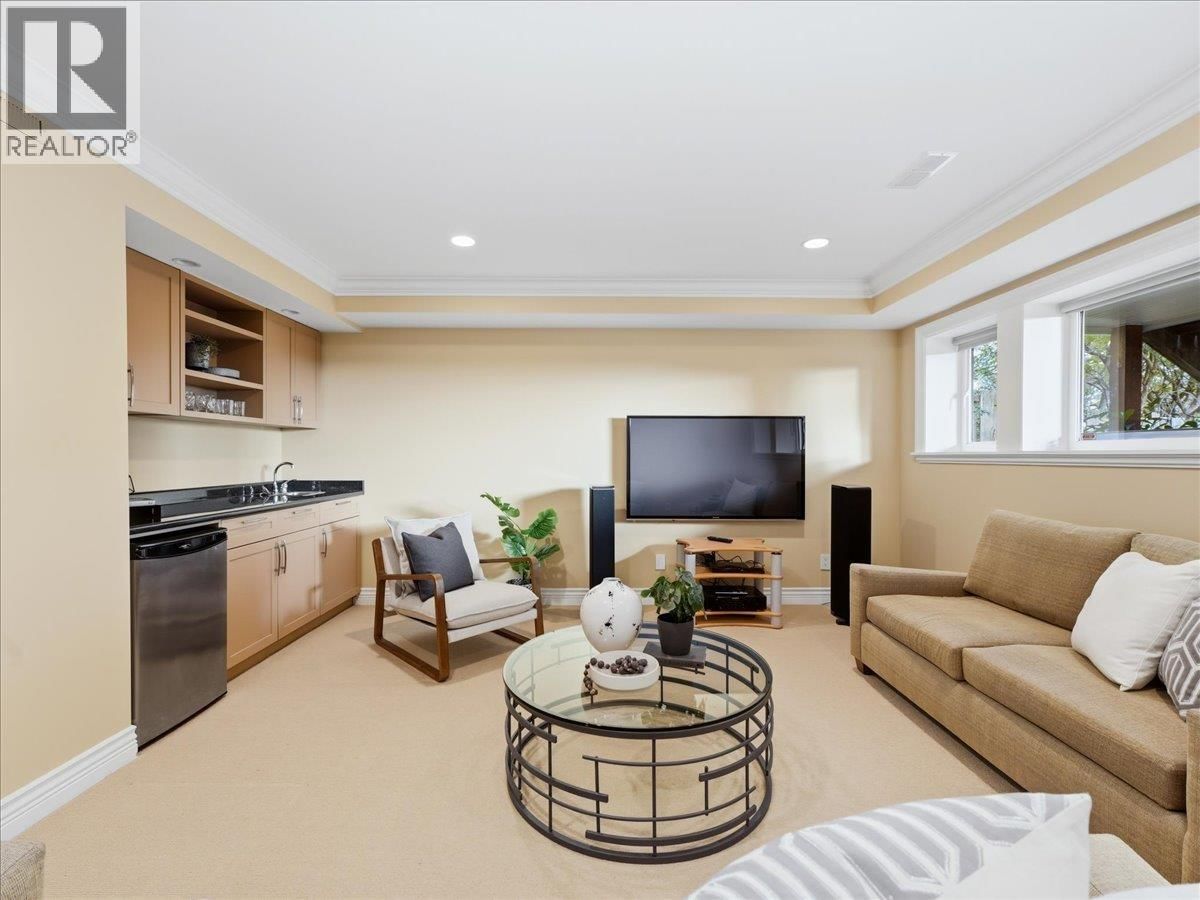 2618 LAWSON AVENUE Image 29