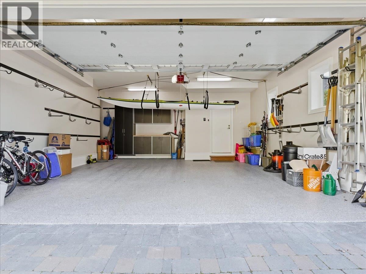 2618 LAWSON AVENUE Image 32