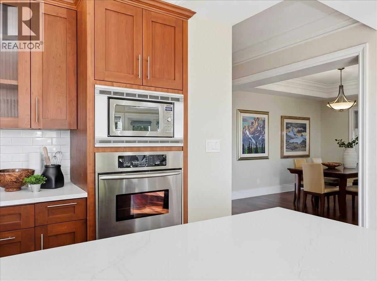 2618 LAWSON AVENUE Image 8