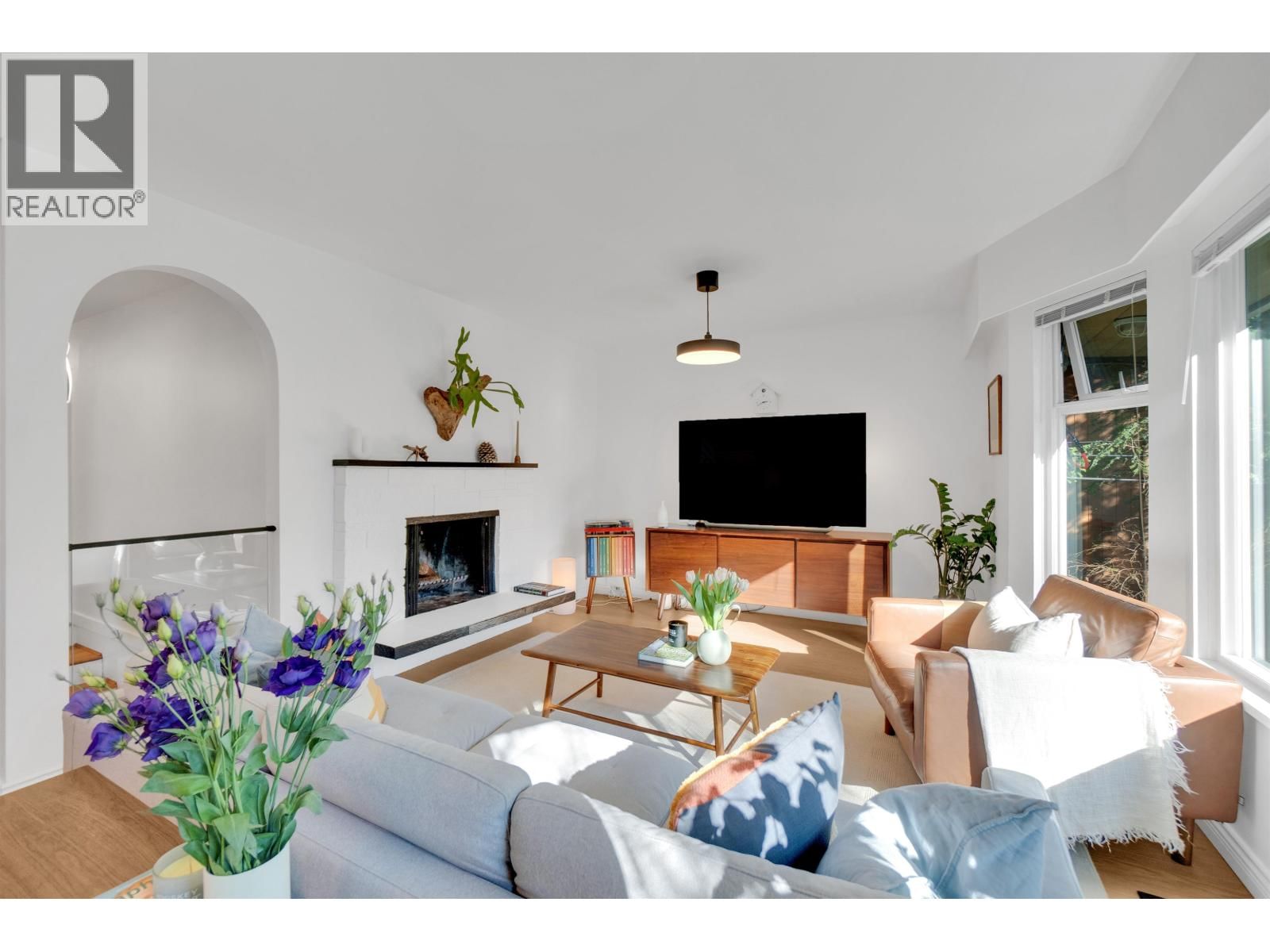 1652 COLEMAN STREET Image 11