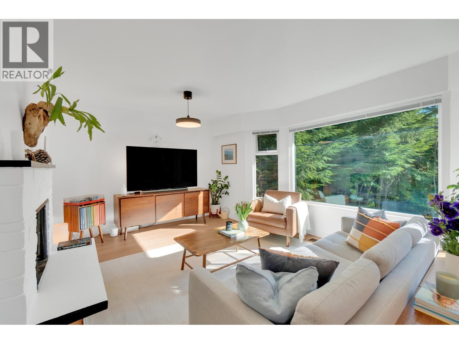 1652 COLEMAN STREET Image 12