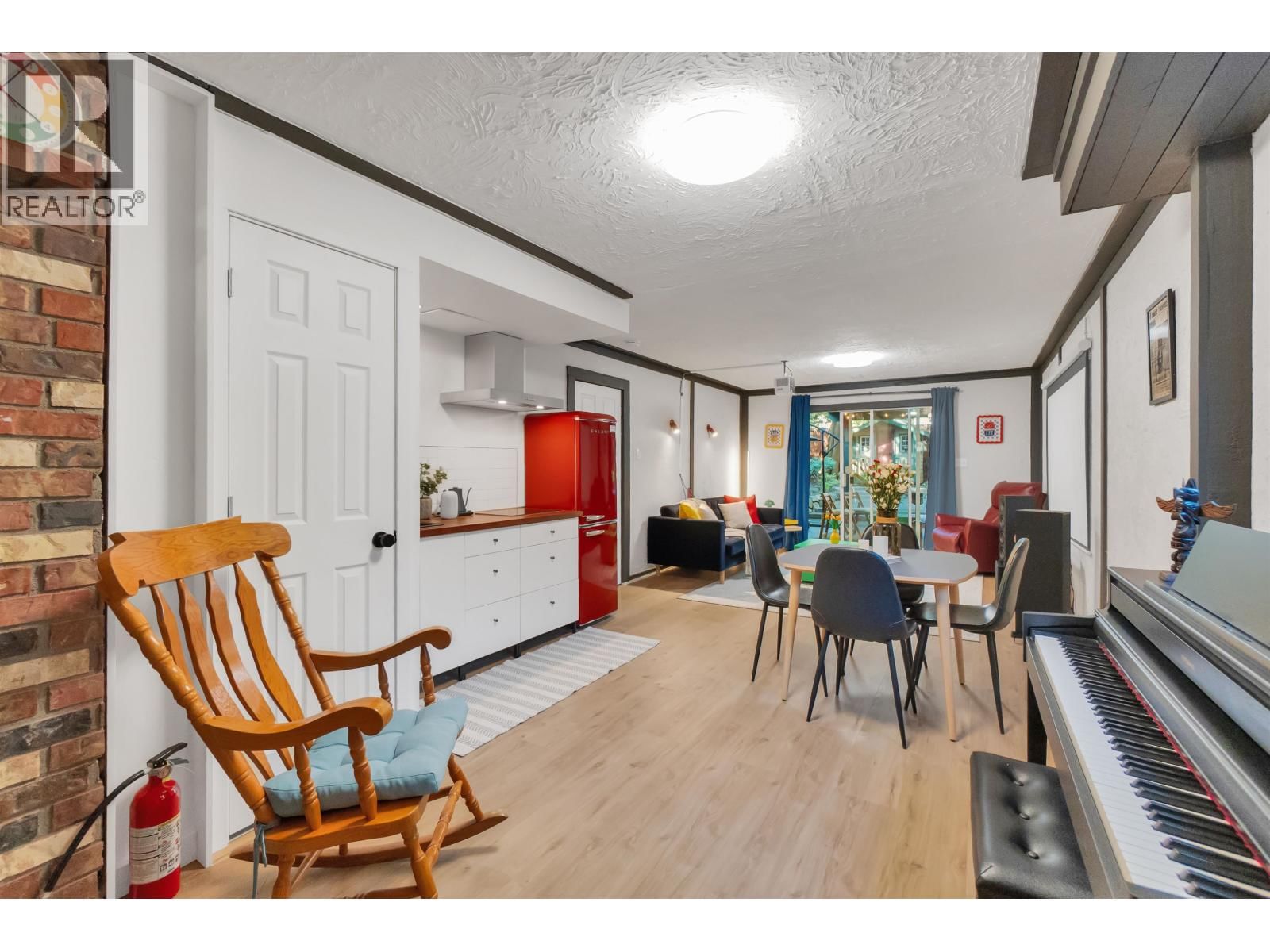 1652 COLEMAN STREET Image 23