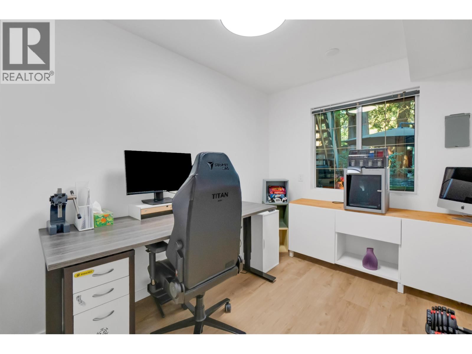 1652 COLEMAN STREET Image 30